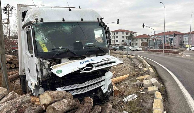 Tır Dehşeti Depoda Maddi Hasara Yol Açtı