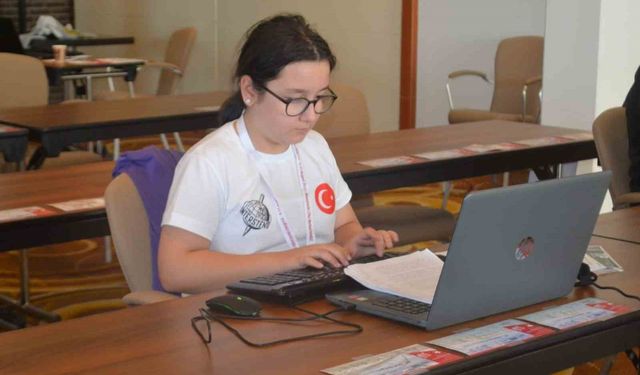 Türkiye Uluslararası Klavye Yarışında Dünya Şampiyonu Oldu