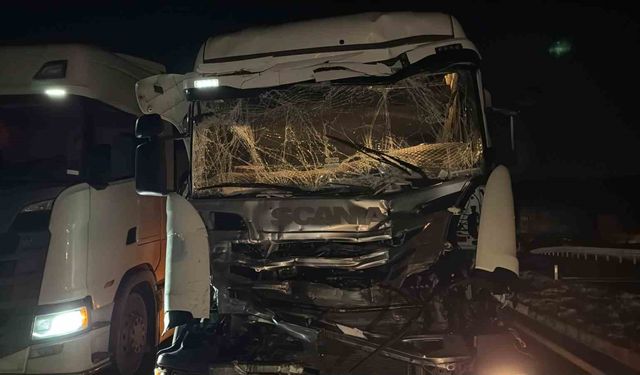 Üç araç birbirine girdi: 1 yaralı