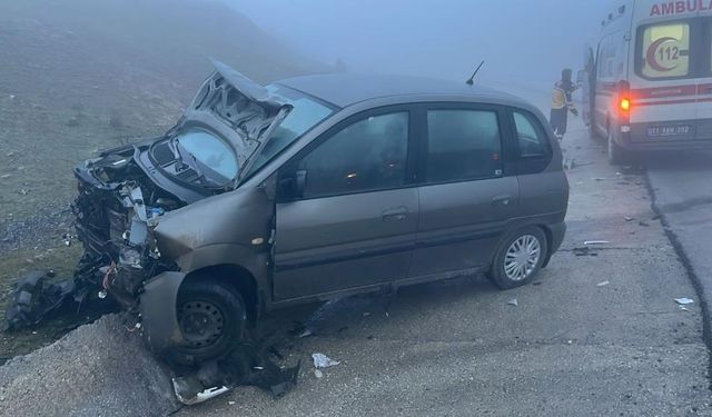 İki araç çarpıştı: 2 yaralı