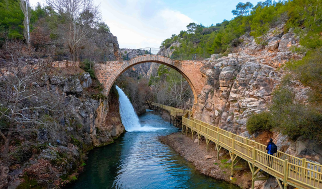 Kütahya'dan iki saat uzaktaki cennet: Su kemeri büyülüyor