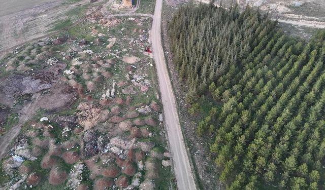 Yola atılan çöpler mahalleliye pes dedirtti