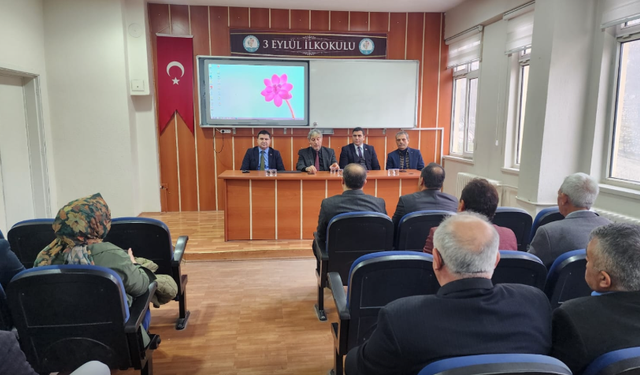 Kütahya’da Eğitim Gündemi İlçelerde Değerlendirildi