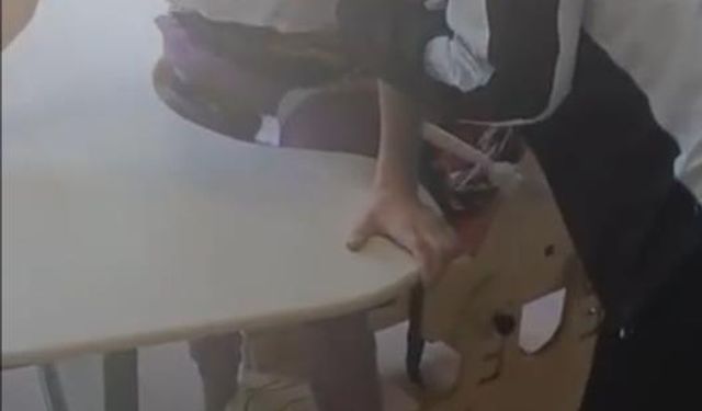 Otizmli öğrencilerin ders sıralarına bağlanması pes dedirtti