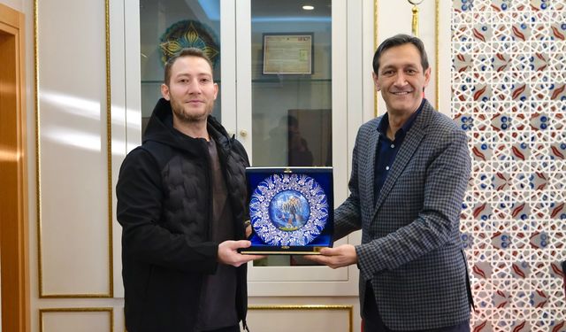 Tavşanlı'da ödüllü yönetmen Çetin'den, Başkan Derin'e ziyaret