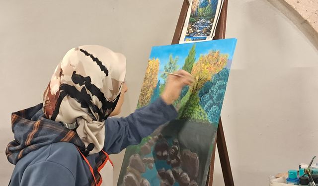 Kütahya'da tarihi küçük hamam şehrin sanatının kalbine dönüşüyor