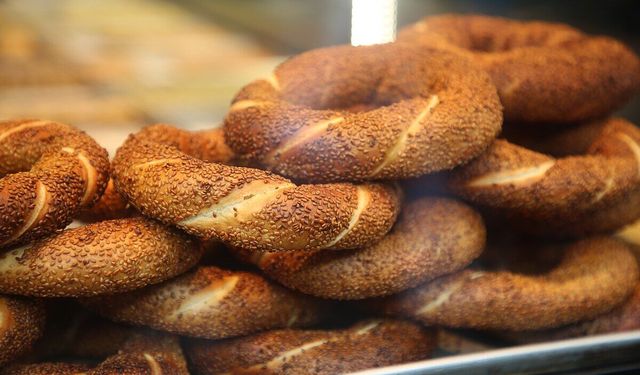 Simit Artık Lüks Oldu! 10 Yılda Yüzde 1100 Zam: Fakirin Ekmeği Tarih mi Oluyor?