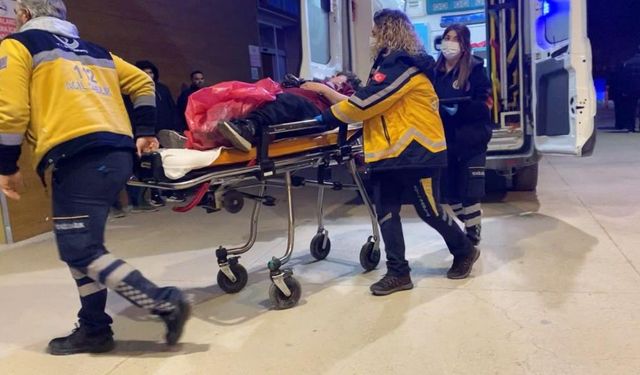 Tekel bayisine kurşun yağmuru: 2 yaralı