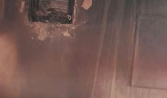 Camiye düşen yıldırım endişeye sebep oldu