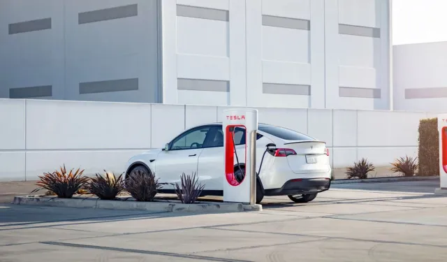 Tesla’dan Şok Karar: Bedava Özellik 350 Bin TL Oldu! Sürücüler Abonelik Sistemine Mecbur