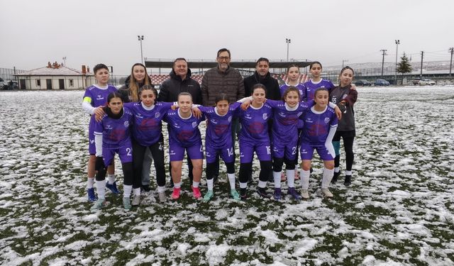 Başkan Derin Tribünde: Kadın Futboluna Tam Destek