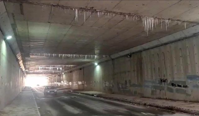 Altgeçitte Buz Tehlikesi! Eskişehir’de Sürücüler Her An Risk Altında