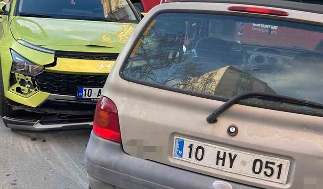 Balıkesir’de Çift Taraflı Kaza: Ortalık Savaş Alanına Döndü