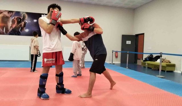 Boş Zaman Yok, Antrenman Var: Gençlerin Yeni Adresi Kick Boks