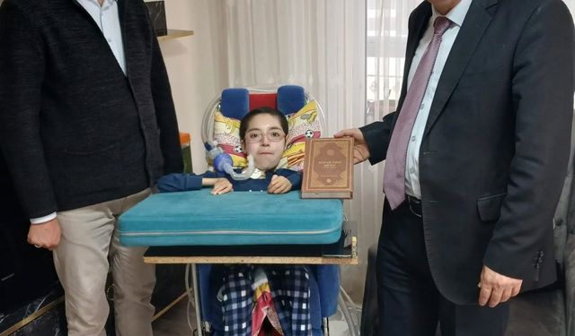 Kütahya İl Müftülüğünden Hasta Öğrenciye Moral ve Destek