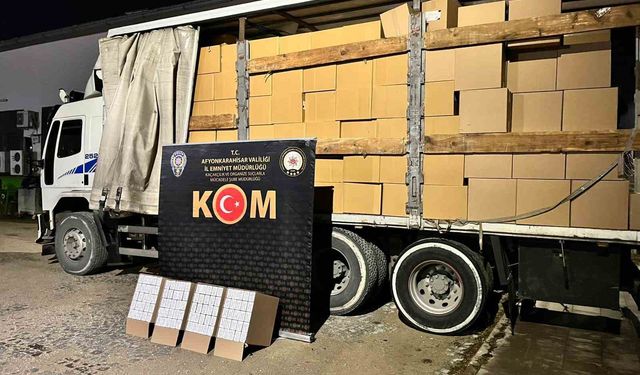 Polis milyonlarca sahte bandrollü makaron ele geçirdi