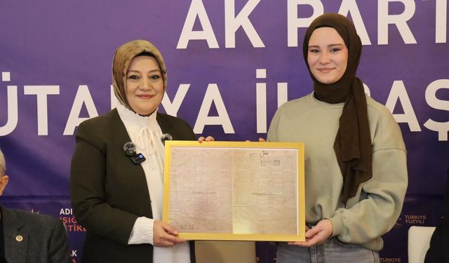 Genç Gazeteciden Anlamlı Hediye: Tarihi Gazete Takdim Edildi
