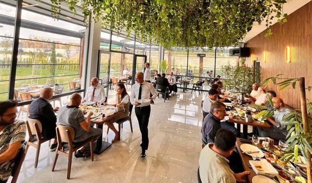 Kütahya'da devir değişti: Restoranlarda servis ve masa ücreti alınmayacak!