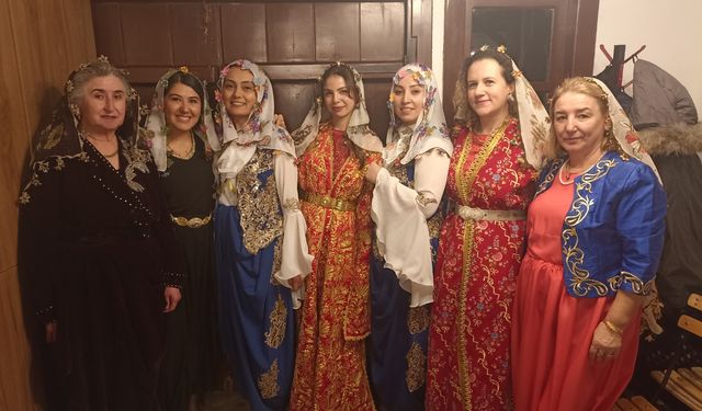 Kütahya'da ''Geleneksel Kına'' geleneği yeniden hayat buldu