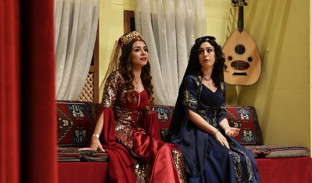 Seyirci rekoru kıran oyun yeniden sahnede: Kütahya'da salon tıklım tıklım doldu