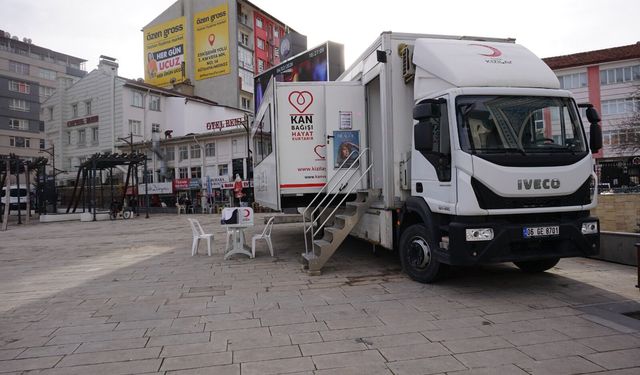 Kütahya’da mobil kan bağış hizmeti yeni noktada devam ediyor
