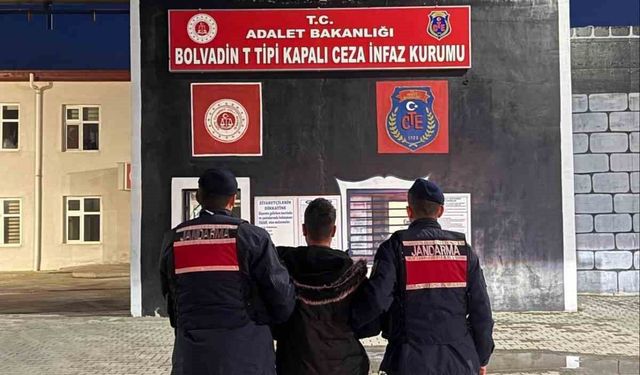 Aranan şüpheli jandarma operasyonuyla gözaltına alındı
