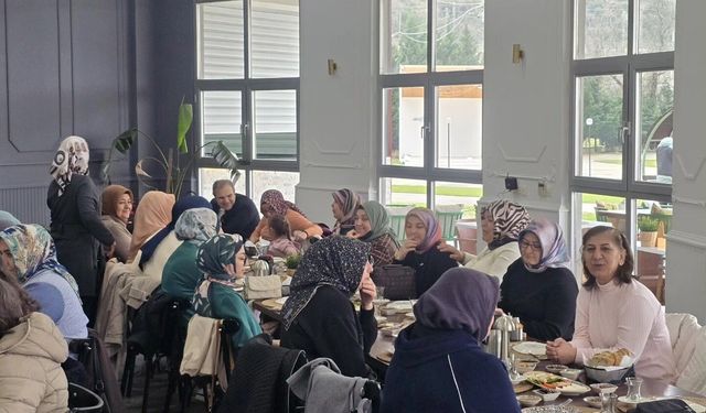 Dikiş nakış kursu kursiyerleri kahvaltıda buluştu