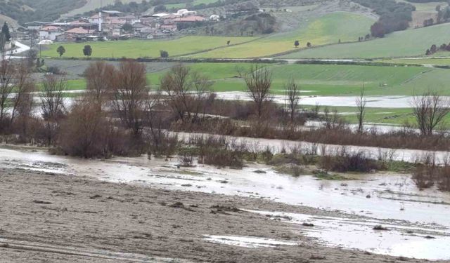 Doğa Gücünü Gösterdi: Yollar Kapandı, Umut Yeşerdi