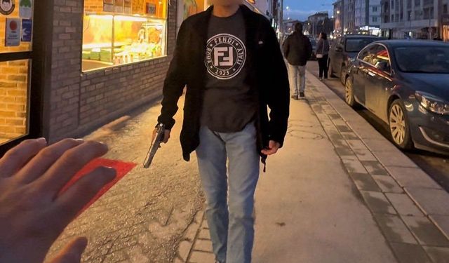 Fotoğrafçıya silah doğrulttu, gerçek çıkmadı ama ceza kaçmadı