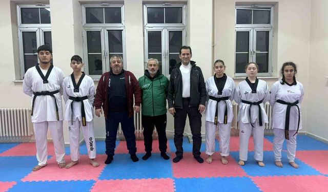 Kütahya’da Kyokushin-Kan heyeti Pazarlar Spor Lisesi ile buluştu