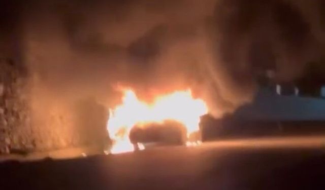Mudanya yolunda korkutan araç yangını