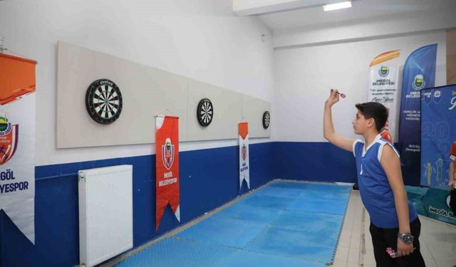 Öğrenciler dart turnuvasında kıyasıya mücadele etti