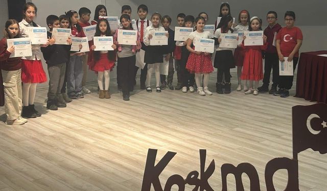 Kütahya’da İstiklâl Marşı Heyecanı: İlkokullular Sahneye Çıktı