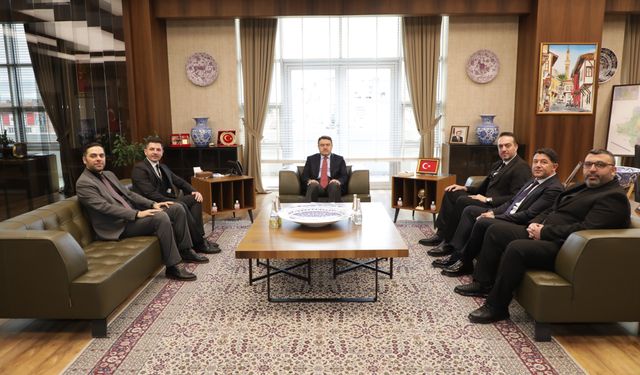 1905 Kütahya Galatasaraylılar Derneği’nden Protokole Nezaket Ziyareti