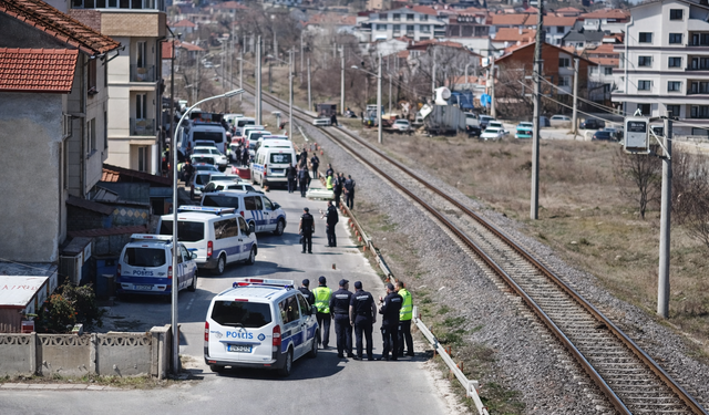 Kütahya’da feci tren kazası: Yaşlı kadın hayatını kaybetti