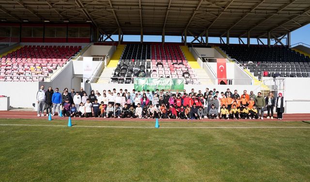 Tavşanlı’da Atletizm Kursunu Tamamlayan Sporculara Sertifika