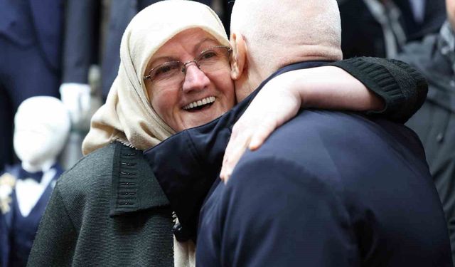 Başkan Bozbey çarşı esnafıyla bayramlaştı