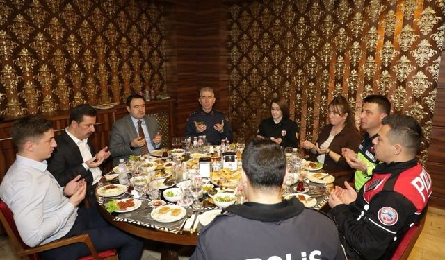 Kütahya Valisi Işın güvenlik güçleriyle iftar programında bir araya geldi