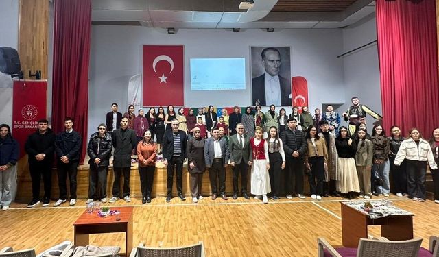 Kütahya’da kültürel şölen: Türk dünyasının ortak değerleri izleyiciyle buluştu