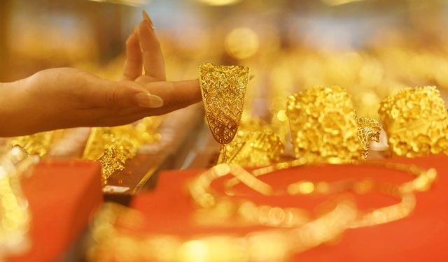 Altın fiyatları savaş gölgesinde yükseldi: Gram altın 7 bin liranın üzerinde