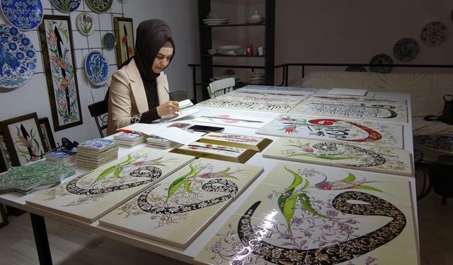 Kütahya'da 25 yıldır çini sanatını icra ediyor: ''Amacımız örnek olmak''