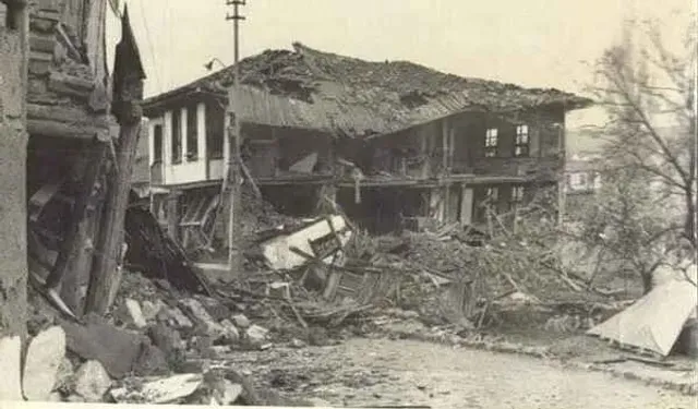 Altı saniyede hayatlar değişti: Gediz depremi faciasında neler yaşandı?