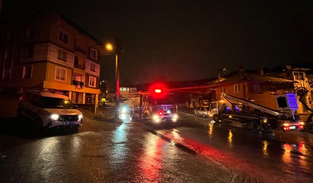 Kütahya’da Arife Günü Korkutan Yangın! Mahalle Ayağa Kalktı