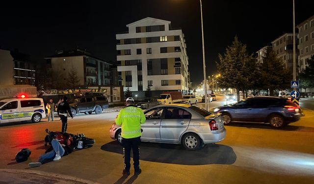 Kütahya’da Feci Çarpışma: Otomobil ile Motosiklet Kafa Kafaya!