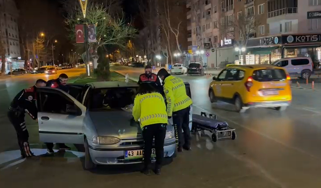 Kütahya'da gece karıştı: Kazada genç kadın hastanelik oldu