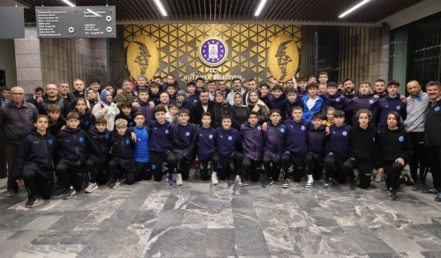 Kütahyaspor U15 takımı namağlup şampiyon oldu