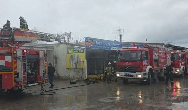Kütahya’da Sanayi Sitesinde Yangın! Ekipler Seferber Oldu