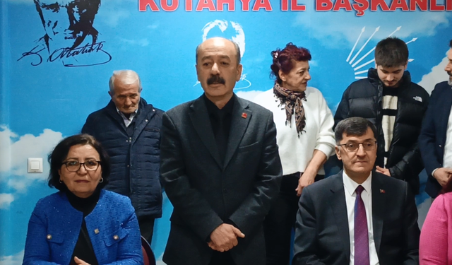 Kütahya’da CHP bayramlaşmasında dikkat çeken mesaj: Tamer Yenikaya’dan “buruk bayram” vurgusu