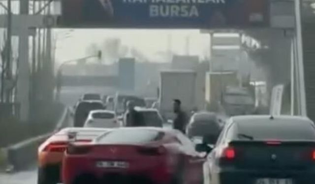 Trafik kurallarını hiçe sayan lüks araç sürücüleri ehliyetten oldu!