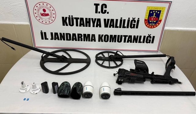 Kütahya'da ava giderken avlandılar: Jandarma, dedektörlü şüphelileri böyle yakaladı!